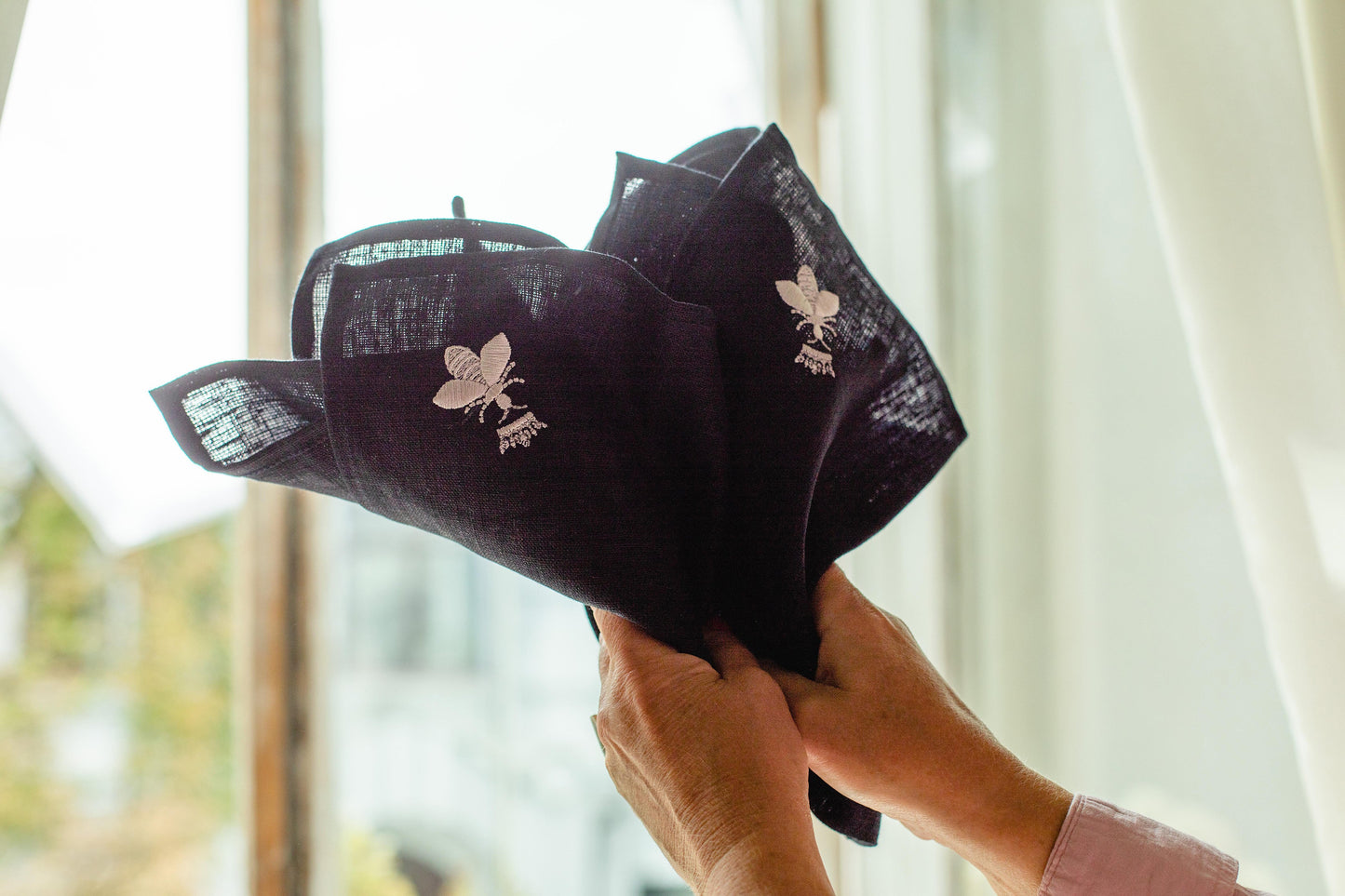 Crowned Flies Napkin — Navy