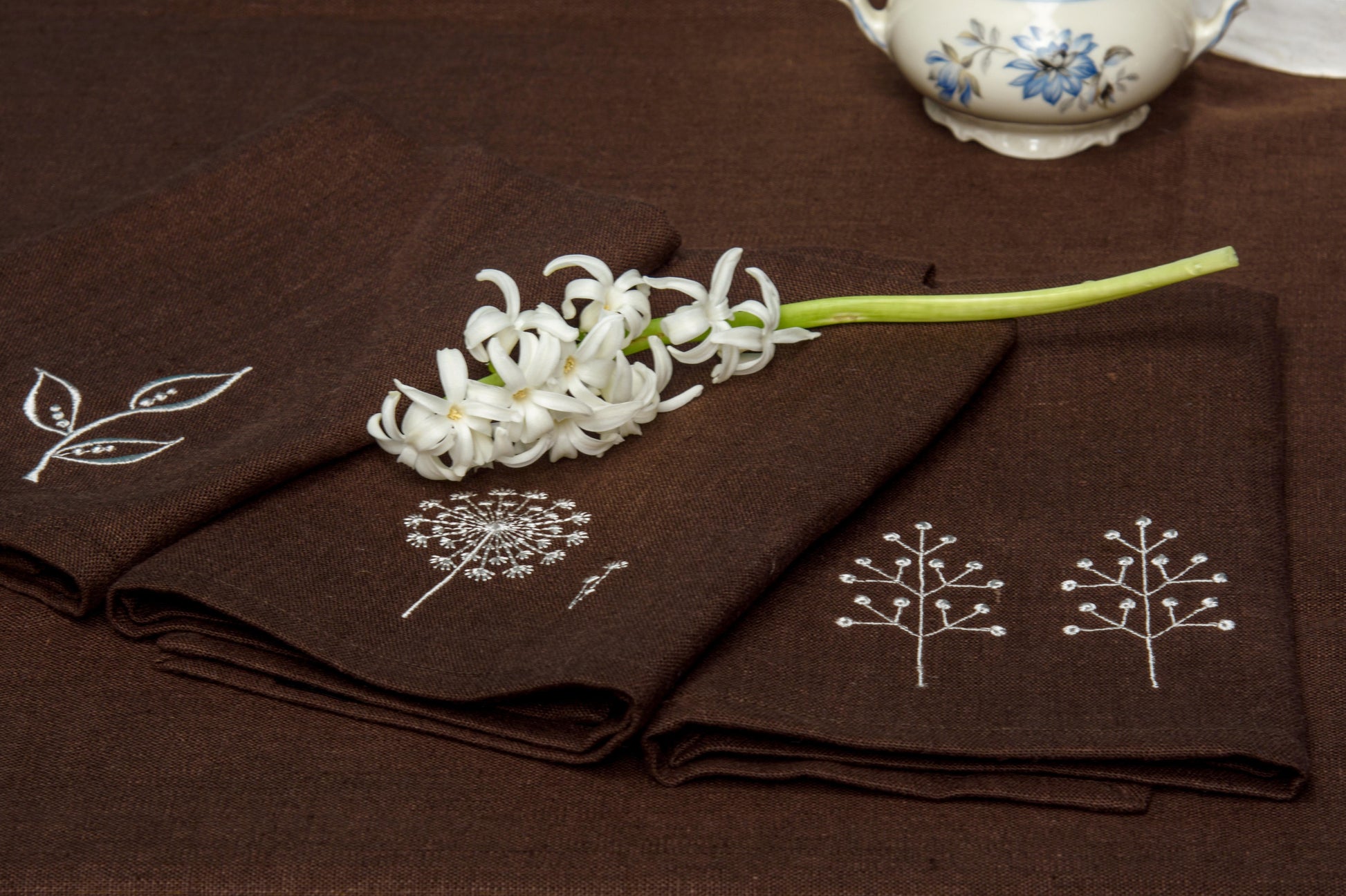 Japan Flowers Napkin — Brown
