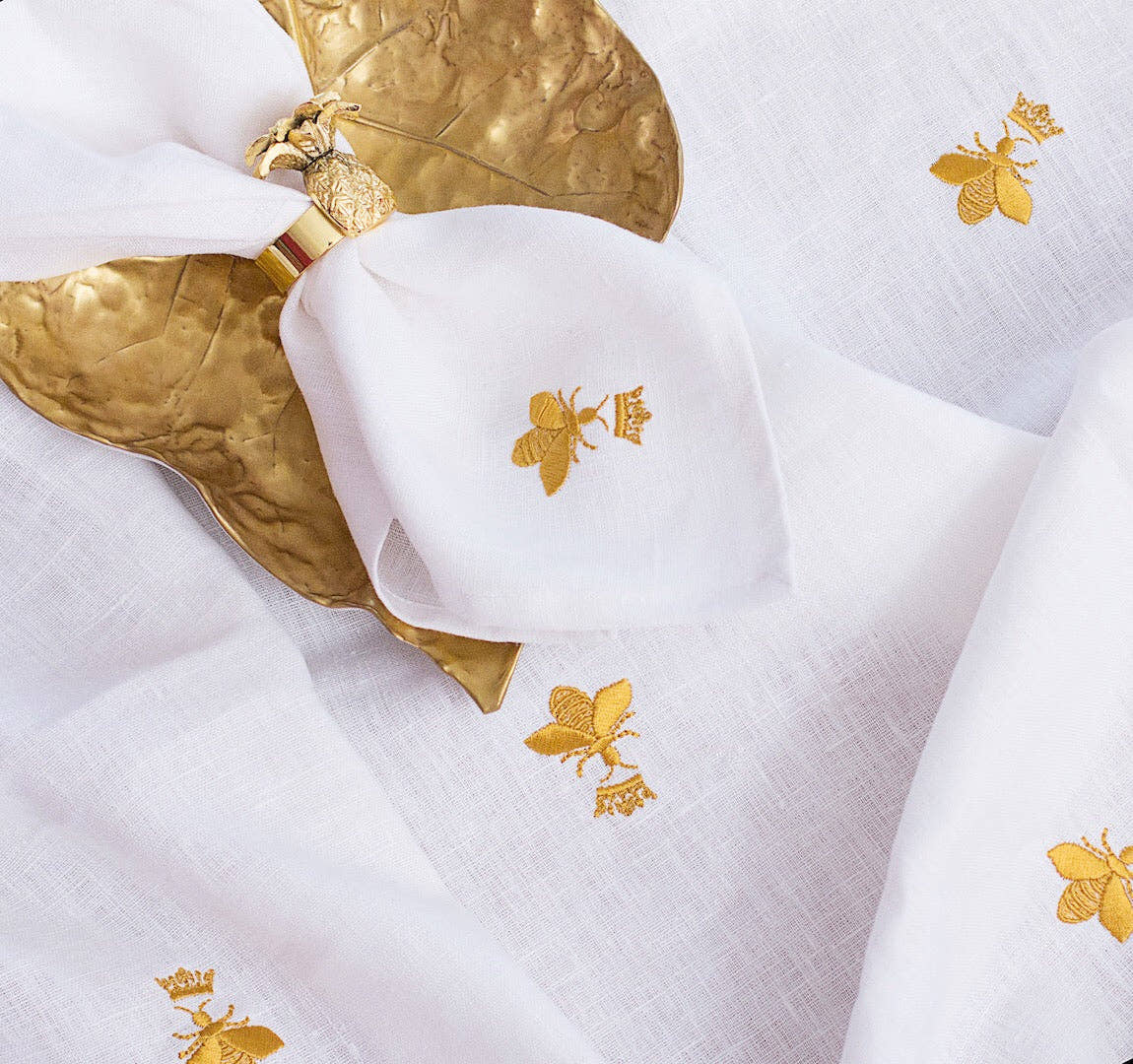Crowned Flies Tablecloth - White