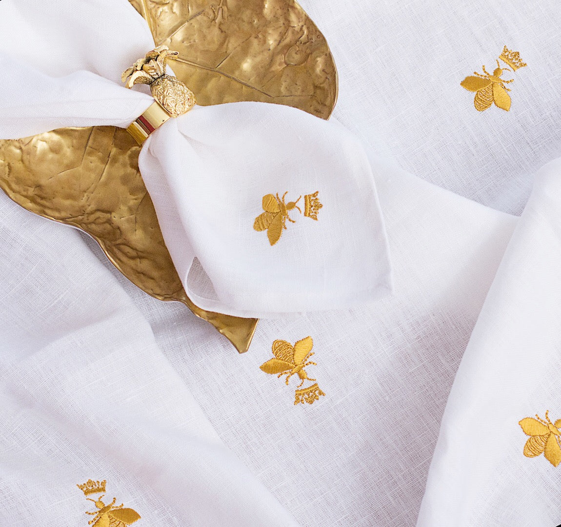Crowned Flies Tablecloth — White