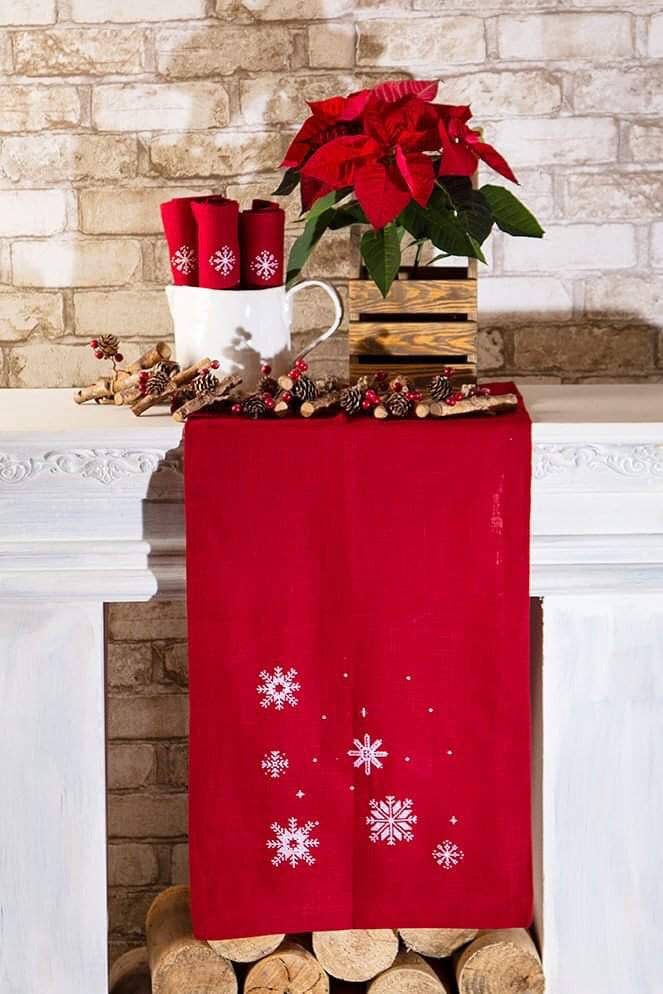 Snowflakes Runner - Red