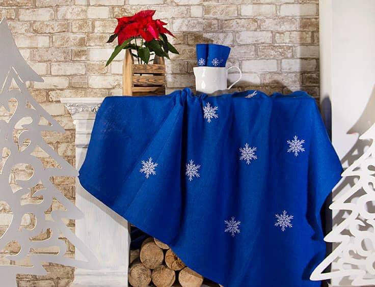 Snowflakes Tablecloth - Blue