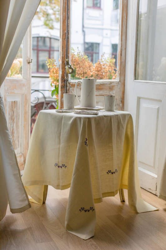 Venzel Tablecloth - Cream