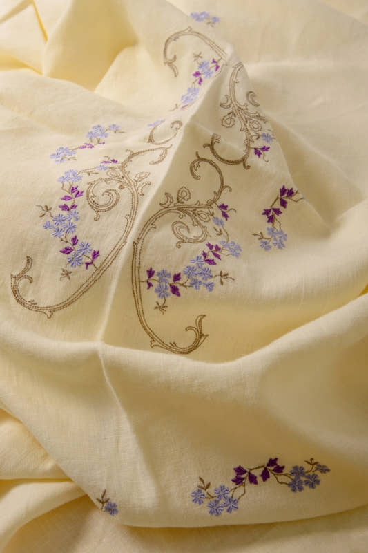 Venzel Tablecloth - Cream monogram closeup