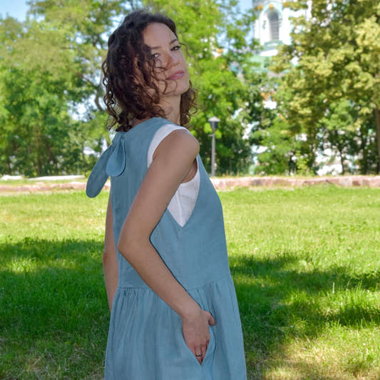 Linen Sundress - Blue, side with pockets