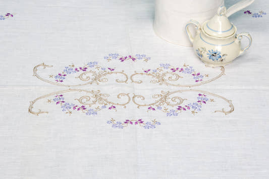 Venzel Tablecloth - White