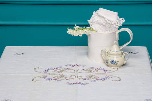 Venzel Tablecloth - White